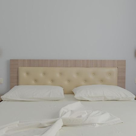 סרנדה Dana Hotel Apartments מראה חיצוני תמונה