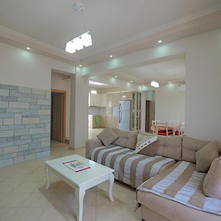 סרנדה Dana Hotel Apartments מראה חיצוני תמונה
