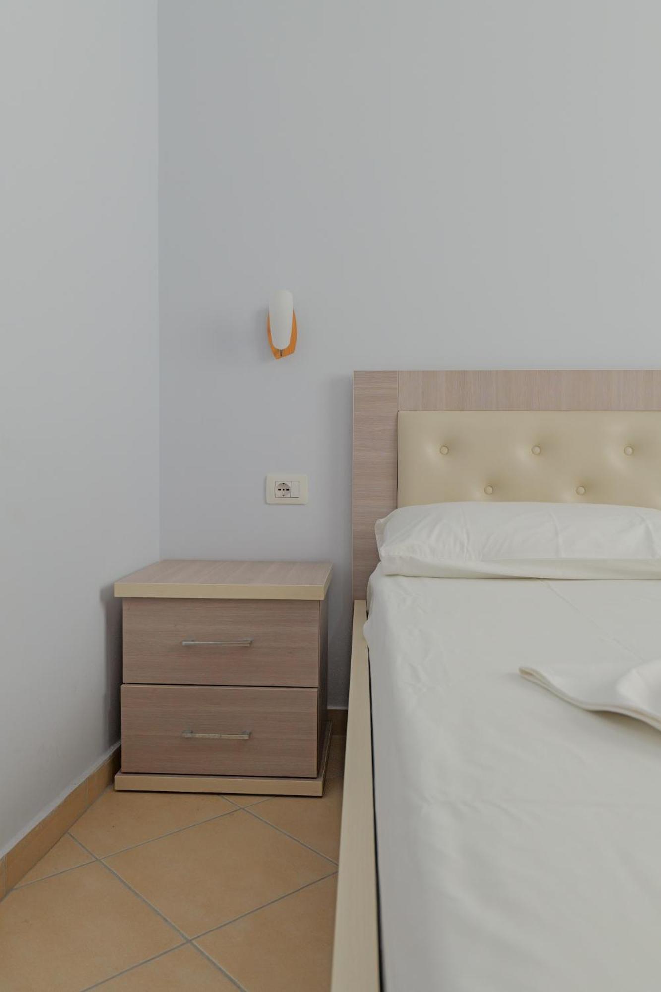 סרנדה Dana Hotel Apartments מראה חיצוני תמונה